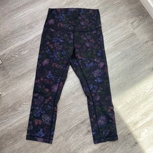 Lululemon cropped legging. Size 6.